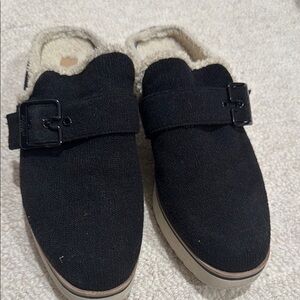 Dr. Scholl’s Lexi Slide Black Knit Sherpa-Lined Buckle Clogs – Size 8.5M
